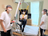 介護の最新機器リフト体験(3)